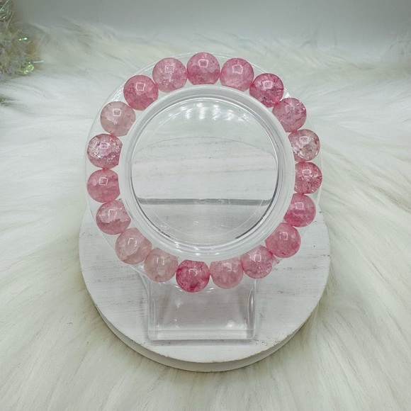 Celina Glass Beaded Bracelet in Cotton Candy Pink - Picture 5 of 5